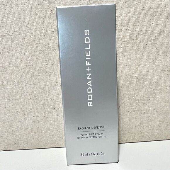 Espresso Rodan + Fields Radiant Defense Perfecting Liquid Shade Espresso - Picture 1 of 7